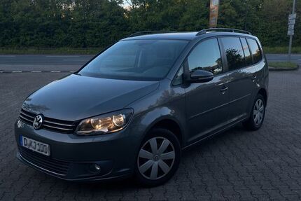 VW Touran 198.000 km 4.999 &euro; Düsseldorf 40595