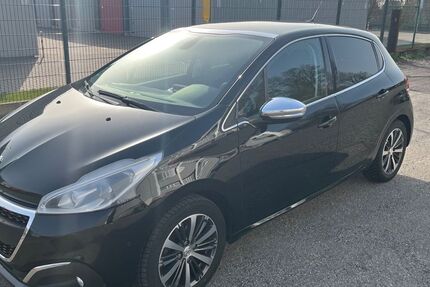 Peugeot 208 143.850 km 4.599 &euro; remscheid 42857