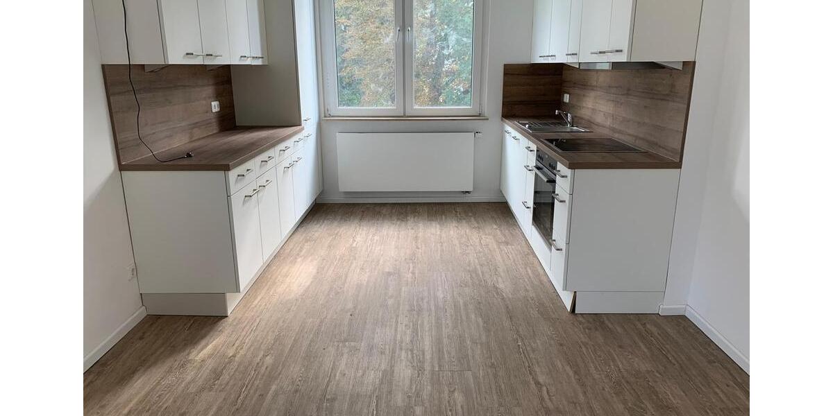 Etagenwohnung Essen Südviertel - 1 Zimmer, 71 m&sup2;, 750&euro; | Angebot:25887572