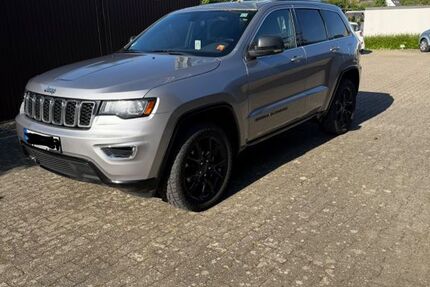 Jeep Grand Cherokee 131.000 km 21.900 &euro; Düsseldorf 40221