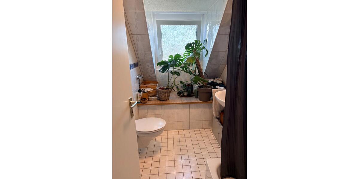 Dachgeschoßwohnung Hattingen - 3.5 Zimmer, 67 m&sup2;, 600&euro; | Angebot:26022723