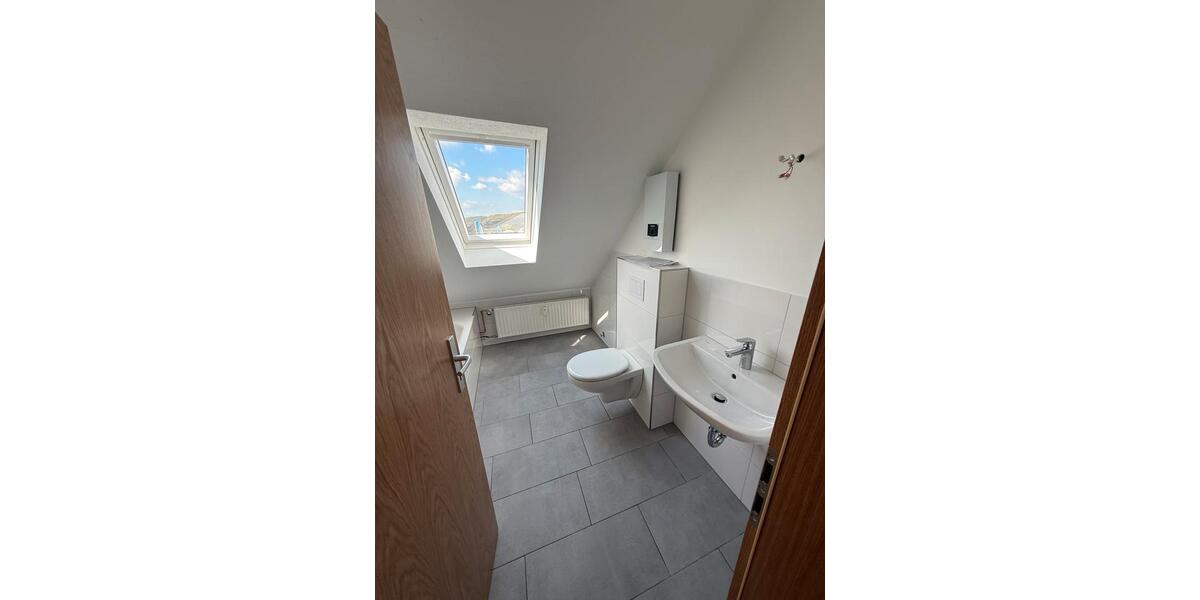 Dachgeschoßwohnung Schwelm - 4 Zimmer, 112 m&sup2;, 830&euro; | Angebot:26614588