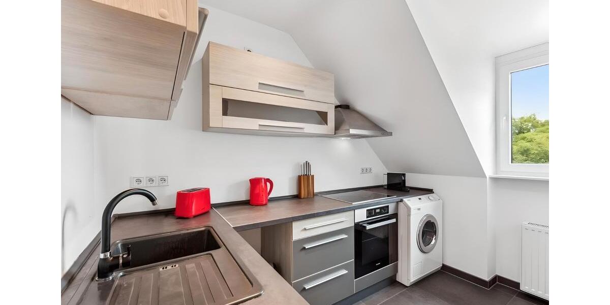 Dachgeschoßwohnung Düsseldorf Stadtbezirk 6 - 2.5 Zimmer, 64 m&sup2;, 1.500&euro; | Angebot:26003661