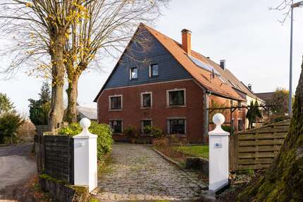 Haus Schalksmühle - 7 Zimmer, 298 m&sup2;, 420.000&euro; | Angebot:24398869