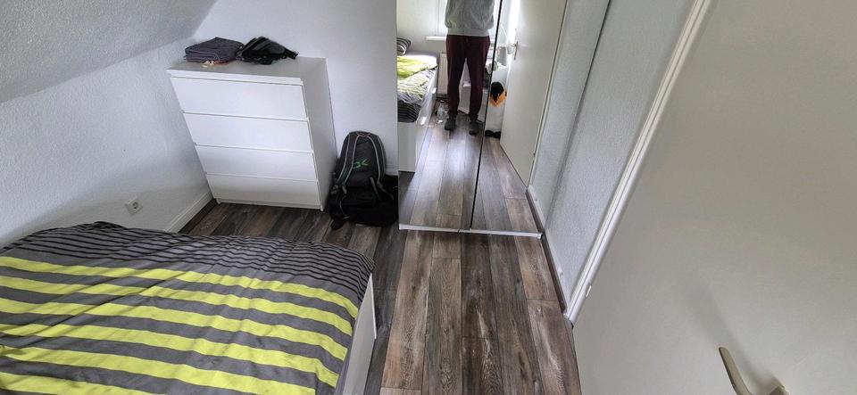 Dachgeschoßwohnung Wuppertal Gemarkung Langerfeld - 1.5 Zimmer, 30 m&sup2;, 325&euro; | Angebot:26003956