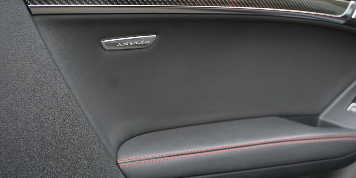 Audi RS5 4.2 1.Hd. B&O MMI 280km/h Carbon Exklusiv 47.641 km 58.900 &euro; Wuppertal 42327