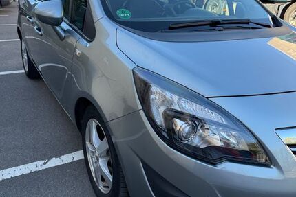 Opel Meriva 71.200 km 7.450 &euro; Düsseldorf 40229