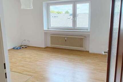 Wohnung Solingen Mitte - 1 Zimmer, 25 m&sup2;, 250&euro; | Angebot:27091887