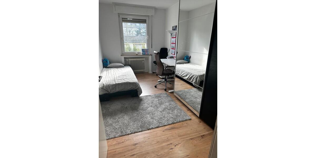 Etagenwohnung Essen Stadtbezirk IX - 4 Zimmer, 100 m&sup2;, 1.100&euro; | Angebot:25824134