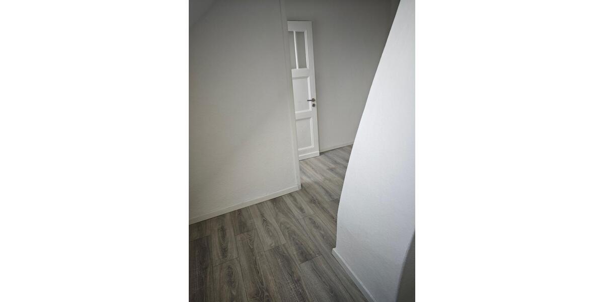 Dachgeschoßwohnung Gelsenkirchen Ückendorf - 4.5 Zimmer, 71 m&sup2;, 490&euro; | Angebot:26534184