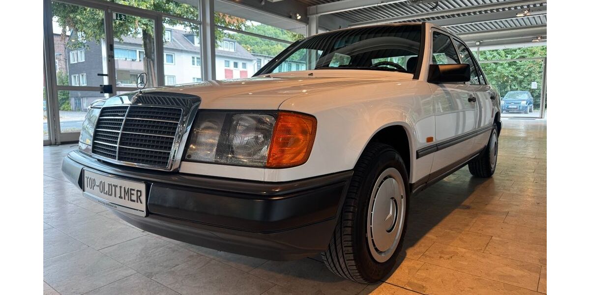 Mercedes-Benz 200 28.027 km 21.900 &euro; Wülfrath 42489
