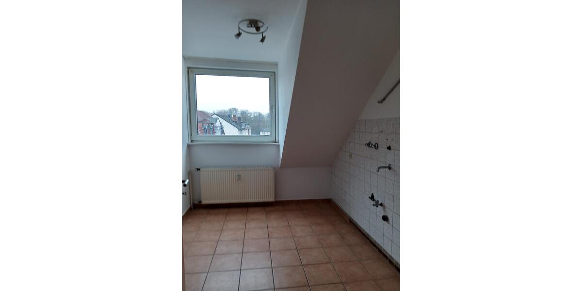 Dachgeschoßwohnung Gelsenkirchen - 3.5 Zimmer, 66 m&sup2;, 430&euro; | Angebot:25839834