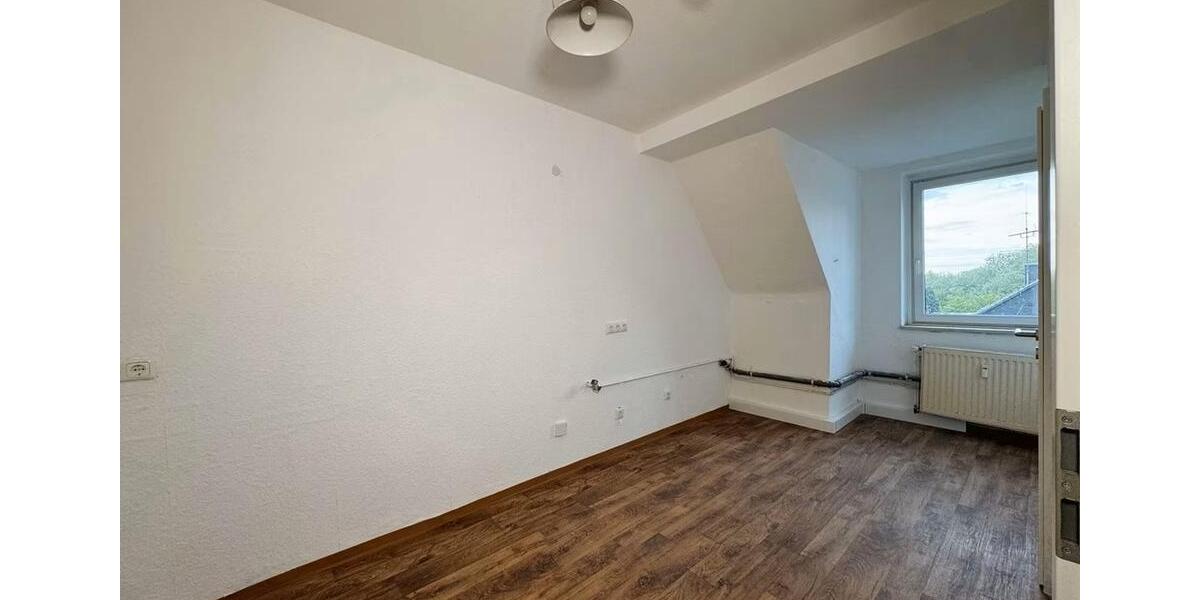 Dachgeschoßwohnung Bochum Günnigfeld - 5 Zimmer, 108 m&sup2;, 1.100&euro; | Angebot:26616645