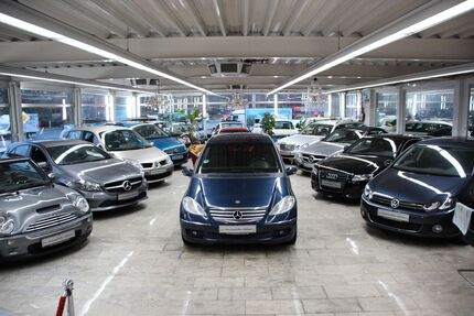 Mercedes-Benz A 180 245.000 km 2.490 &euro; Essen 45356