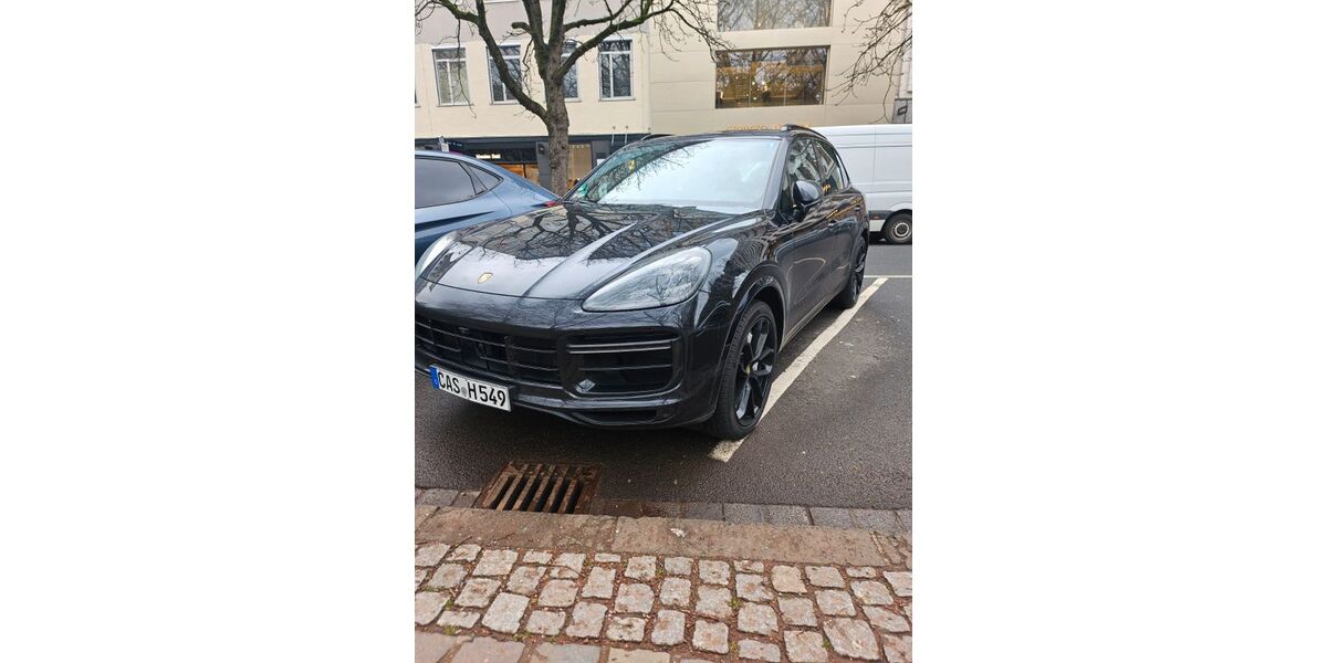 Porsche Cayenne 146.000 km 51.900 &euro; DÜSSELDORF 40210