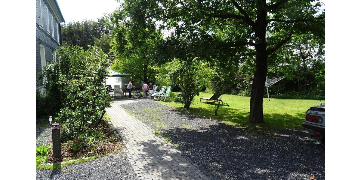 Einfamilienhaus Wermelskirchen - 16 Zimmer, 350 m&sup2;, 3.000&euro; | Angebot:26495527