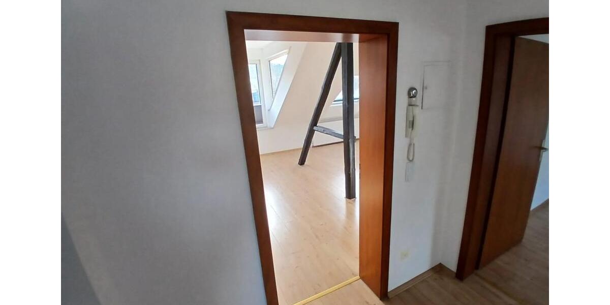 Dachgeschoßwohnung Wuppertal Gemarkung Vohwinkel - 2 Zimmer, 75 m&sup2;, 650&euro; | Angebot:25268235