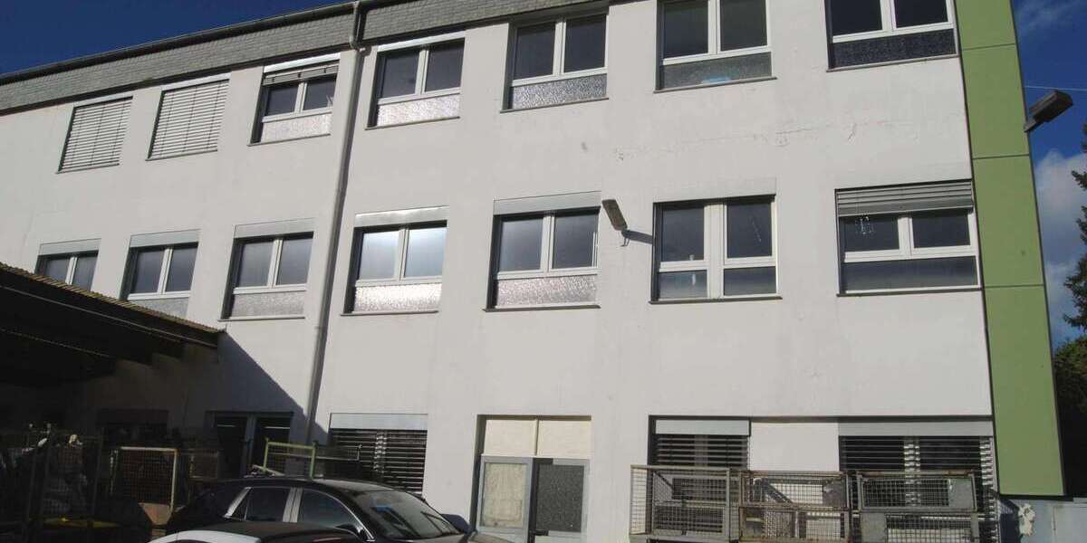 Einfamilienhaus Solingen Mitte - 30 Zimmer, 1.500 m&sup2;, 870.000&euro; | Angebot:21624473