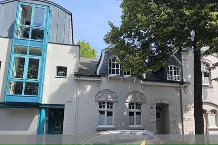 Haus Solingen Mitte - 11 Zimmer, 248 m&sup2;, 650.000&euro; | Angebot:22647384