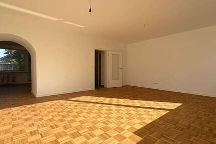 Wohnung Düsseldorf Lörick - 6 Zimmer, 157 m&sup2;, 2.350&euro; | Angebot:27352171