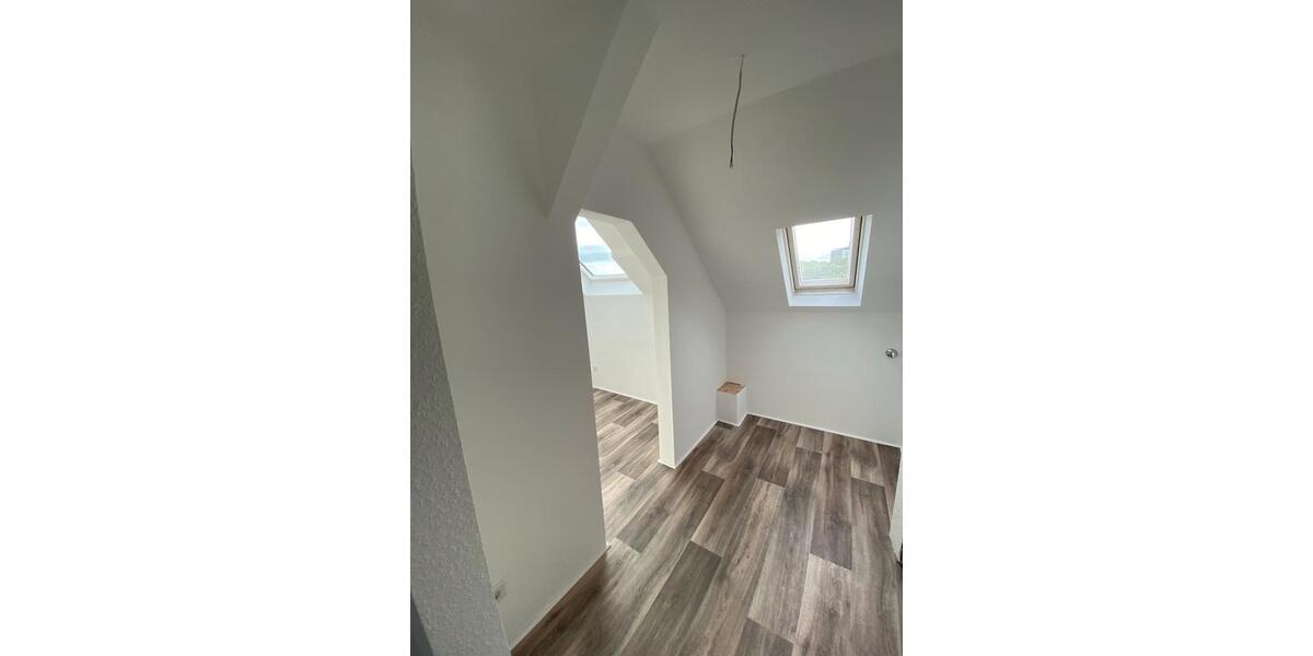 Dachgeschoßwohnung Hattingen Blankenstein - 3 Zimmer, 60 m&sup2;, 500&euro; | Angebot:26551768