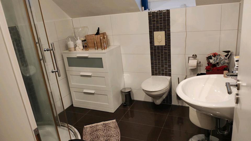 Einfamilienhaus Remscheid - 8 Zimmer, 250 m&sup2;, 360.000&euro; | Angebot:25660274