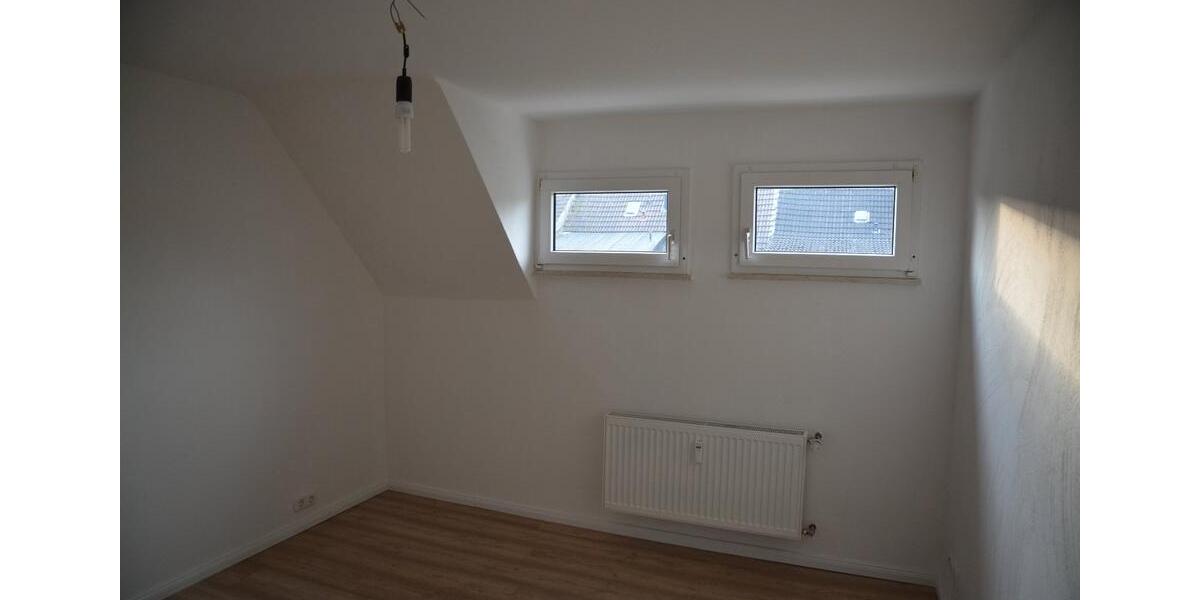 Dachgeschoßwohnung Essen Stadtbezirk III - 4 Zimmer, 58 m&sup2;, 580&euro; | Angebot:26494648