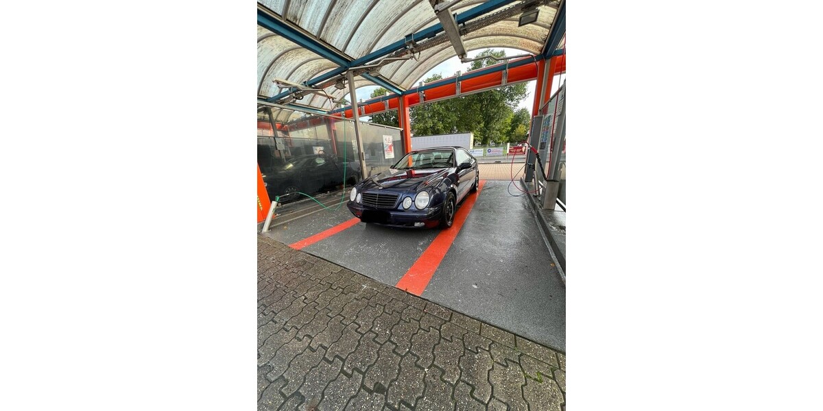 Mercedes-Benz CLK 320 175.000 km 2.700 &euro; Schwelm 58332