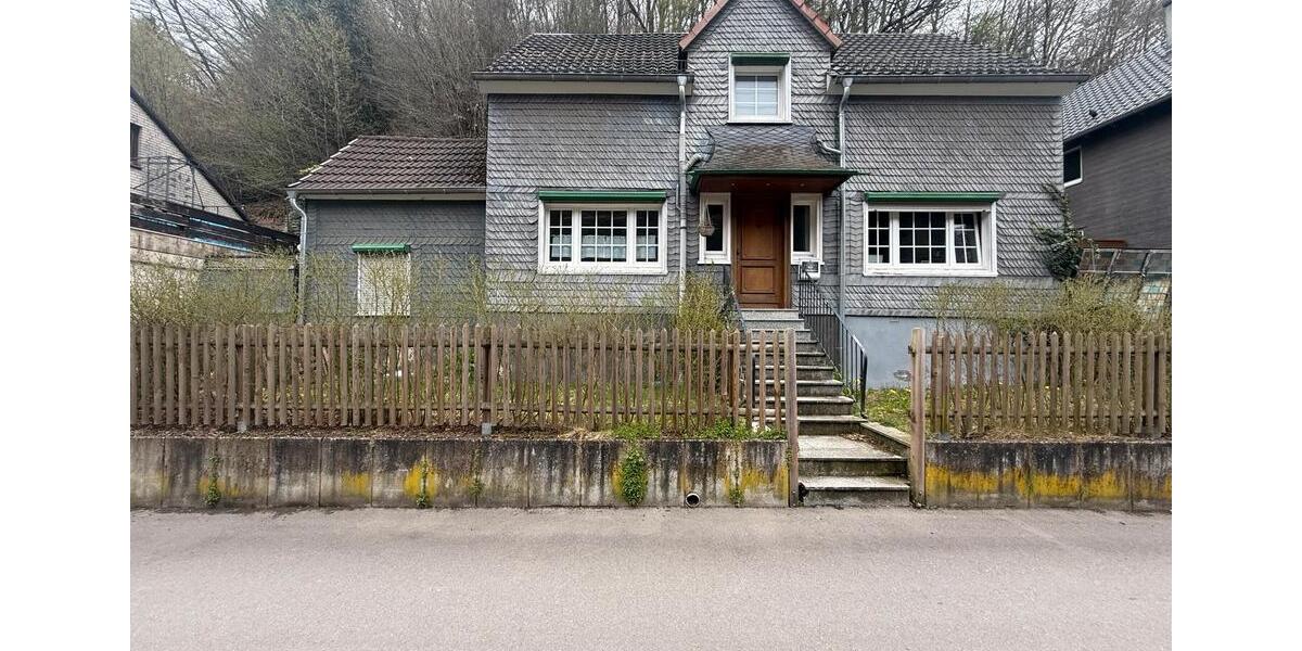 Einfamilienhaus Solingen - 5 Zimmer, 140 m&sup2;, 279.000&euro; | Angebot:26045246