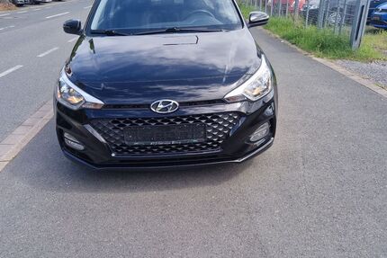 Hyundai i20 71.887 km 10.900 &euro; Düsseldorf 40549