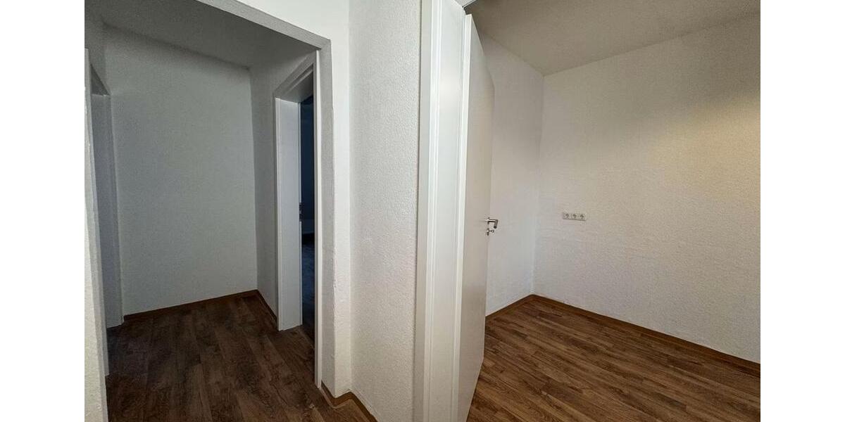 Dachgeschoßwohnung Bochum Günnigfeld - 5 Zimmer, 108 m&sup2;, 1.100&euro; | Angebot:26616645