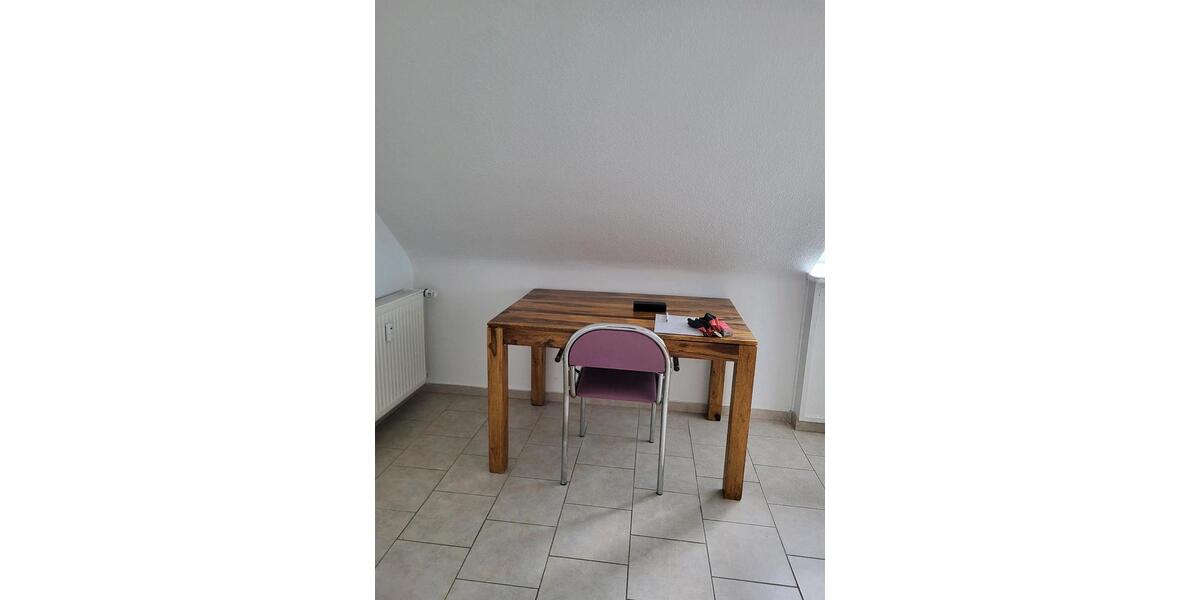 Dachgeschoßwohnung Essen Stadtbezirk V - 2.5 Zimmer, 47 m&sup2;, 650&euro; | Angebot:26003627