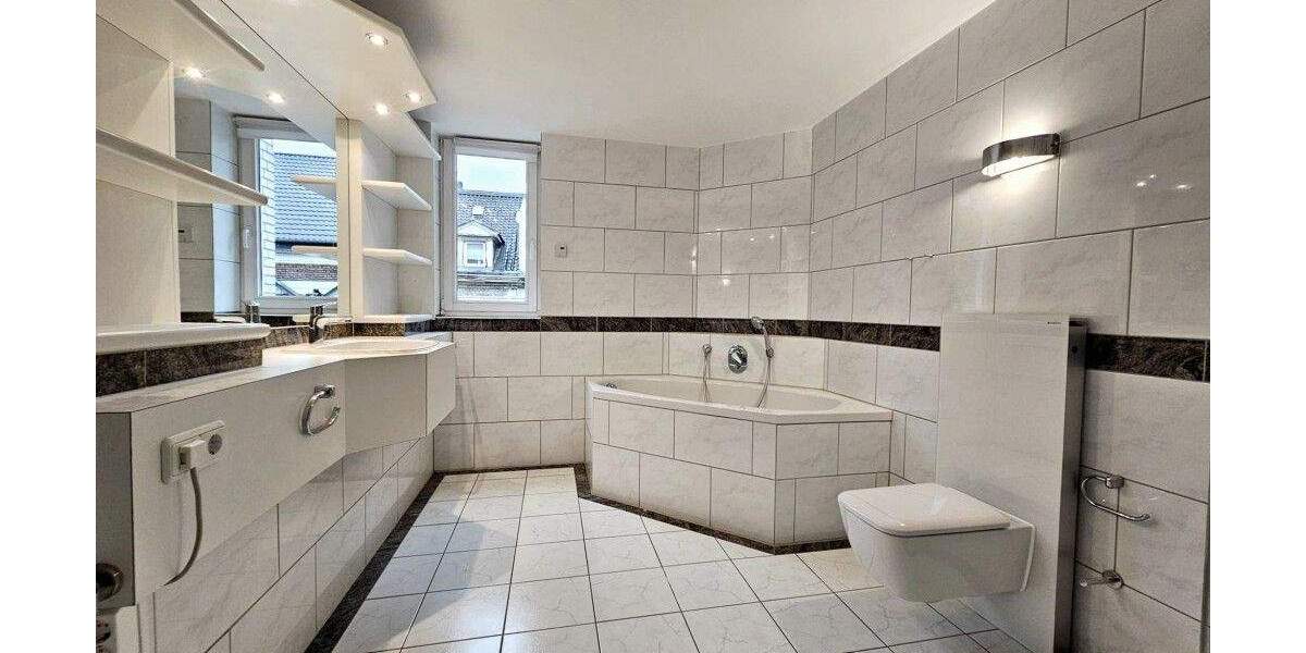 Etagenwohnung Solingen Ohligs-Aufderhöhe - 3 Zimmer, 117 m&sup2;, 1.400&euro; | Angebot:25702959