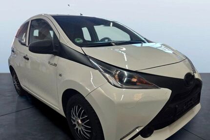 Toyota Aygo (X) 103.000 km 5.300 &euro; Gelsenkirchen 45897