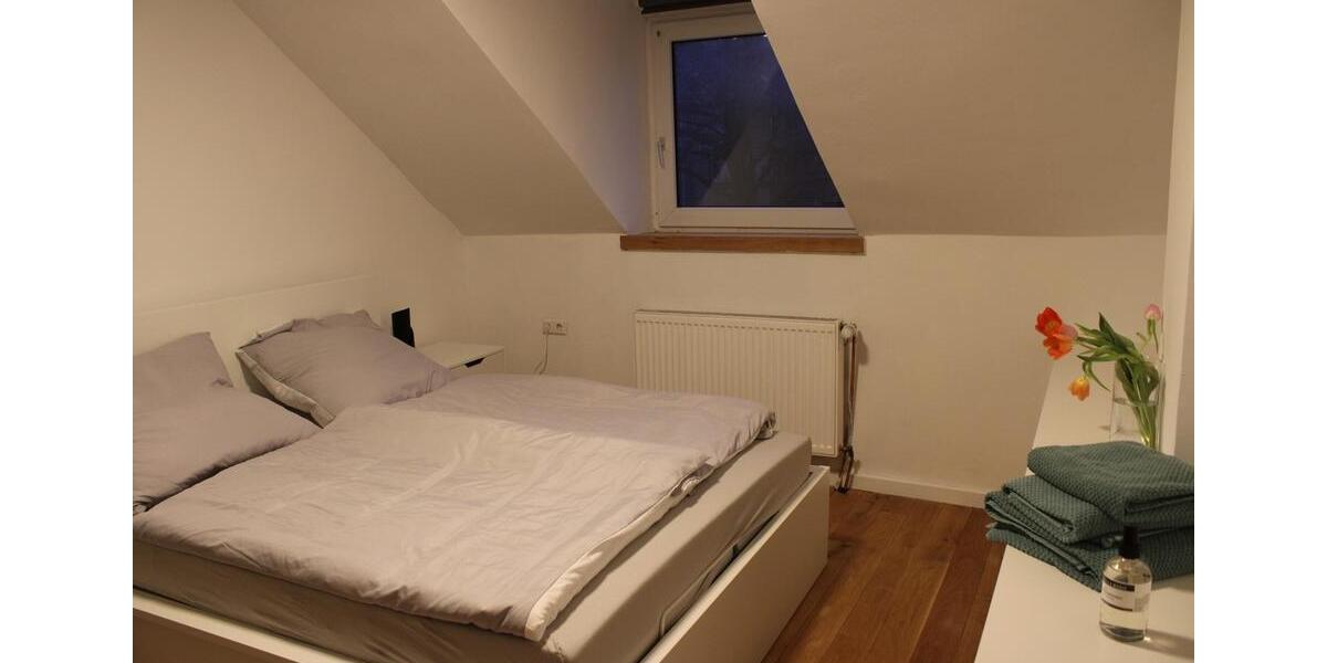 Dachgeschoßwohnung Wuppertal Elberfeld - 4 Zimmer, 109 m&sup2;, 1.200&euro; | Angebot:25882839