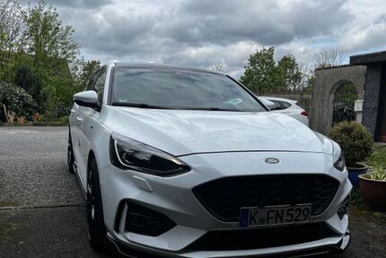 Ford Focus 98.000 km 14.000 &euro; Remscheid 42897