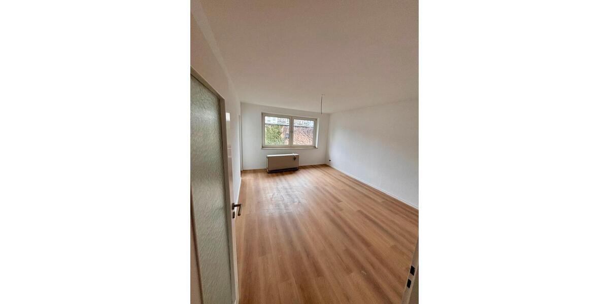Etagenwohnung Essen Huttrop - 3 Zimmer, 76 m&sup2;, 998&euro; | Angebot:25831686