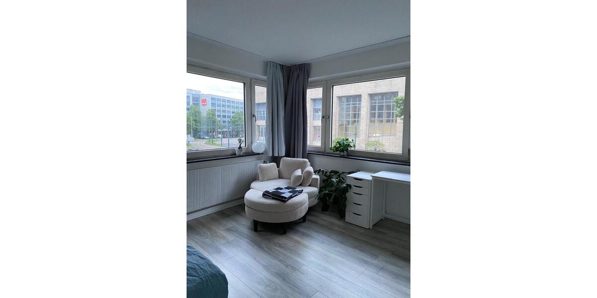 Etagenwohnung Düsseldorf Stadtmitte - 18 Zimmer, 70 m&sup2;, 600&euro; | Angebot:26602713