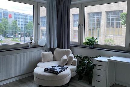 Wohnung Düsseldorf Stadtmitte - 18 Zimmer, 70 m&sup2;, 600&euro; | Angebot:26602713