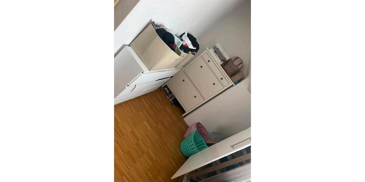 Dachgeschoßwohnung Ratingen Tiefenbroich - 3 Zimmer, 55 m&sup2;, 930&euro; | Angebot:26023005