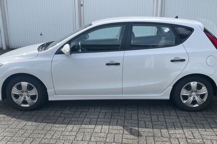 Hyundai i30 125.000 km 4.200 &euro; Bochum 44869