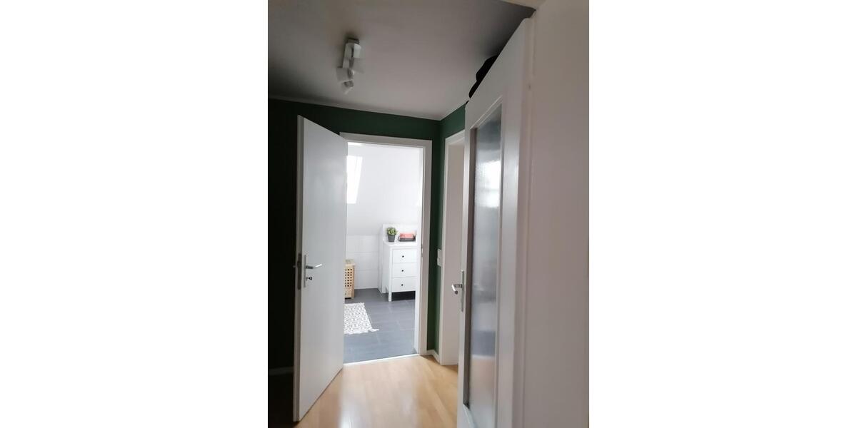 Dachgeschoßwohnung Wermelskirchen - 2 Zimmer, 76 m&sup2;, 800&euro; | Angebot:26512679