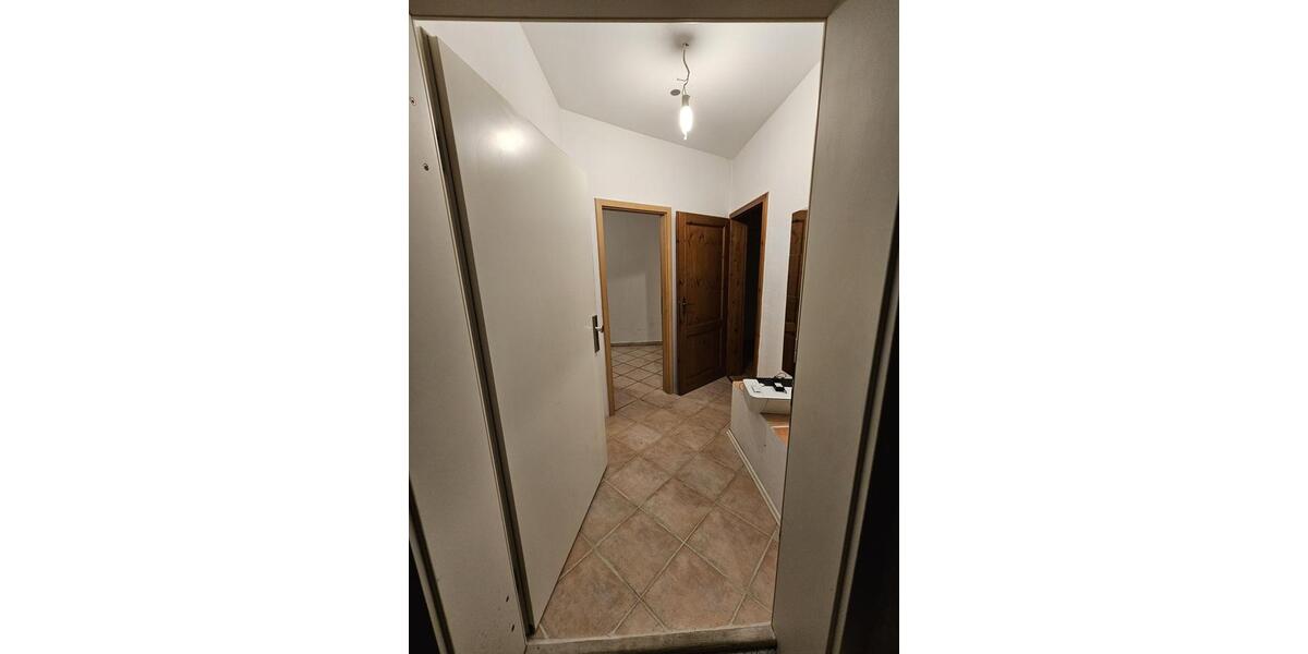 Etagenwohnung Solingen Ohligs - 1 Zimmer, 38 m&sup2;, 400&euro; | Angebot:25944827