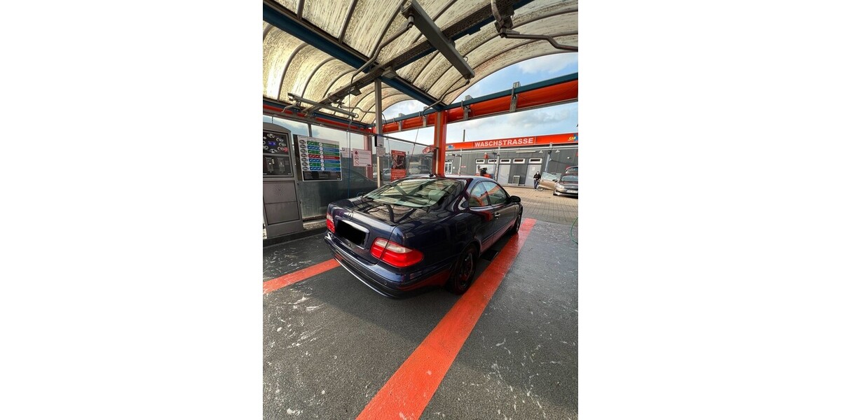 Mercedes-Benz CLK 320 175.000 km 2.700 &euro; Schwelm 58332