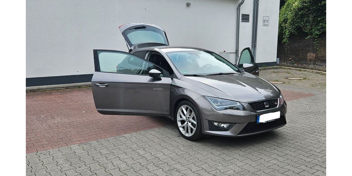 Seat Leon 158.064 km 7.799 &euro; Essen 45141