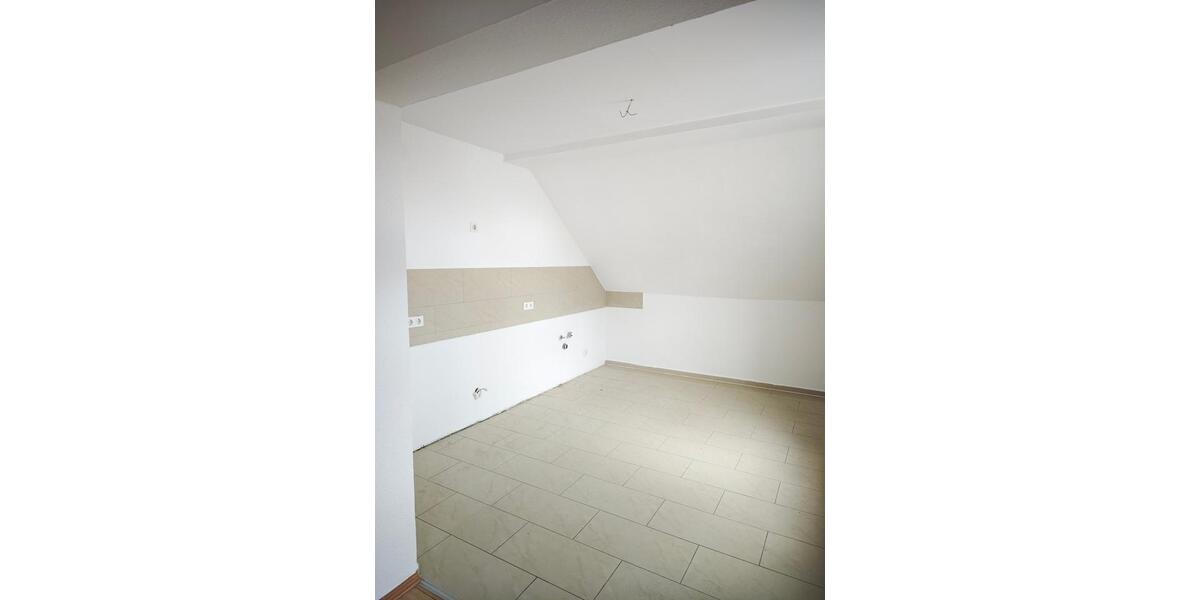 Dachgeschoßwohnung Gelsenkirchen Ückendorf - 3.5 Zimmer, 95 m&sup2;, 650&euro; | Angebot:26535417