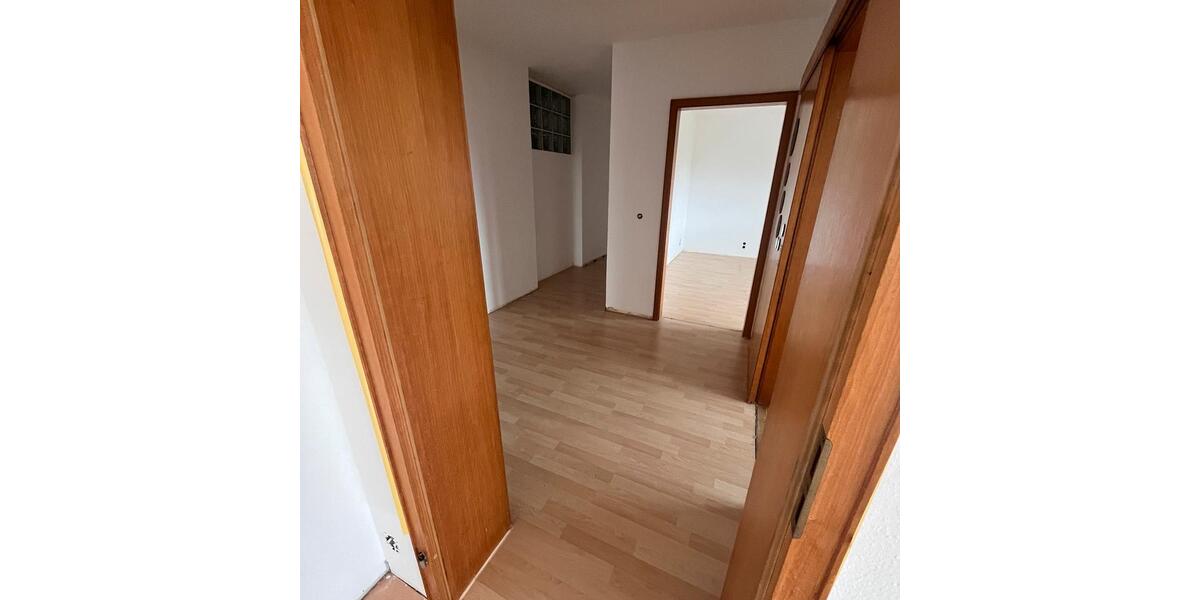 Erdgeschoßwohnung Wermelskirchen - 3 Zimmer, 101 m&sup2;, 1.300&euro; | Angebot:26034971