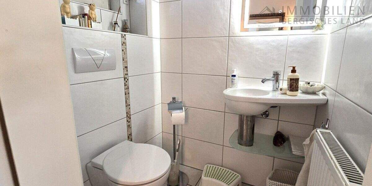 Reihenendhaus Hückeswagen Wiehagen - 5 Zimmer, 156 m&sup2;, 329.000&euro; | Angebot:25675575