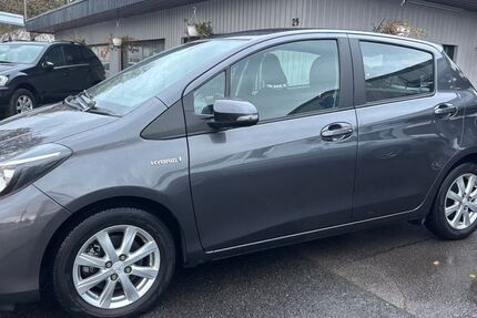 Toyota Yaris 29.200 km 9.490 &euro; Essen 45356