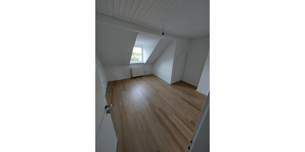 Dachgeschoßwohnung Herne Eickel - 3.5 Zimmer, 80 m&sup2;, 560&euro; | Angebot:26442292